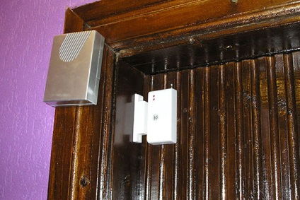 A lakás ajtó hangos riasztása hibákat okoz