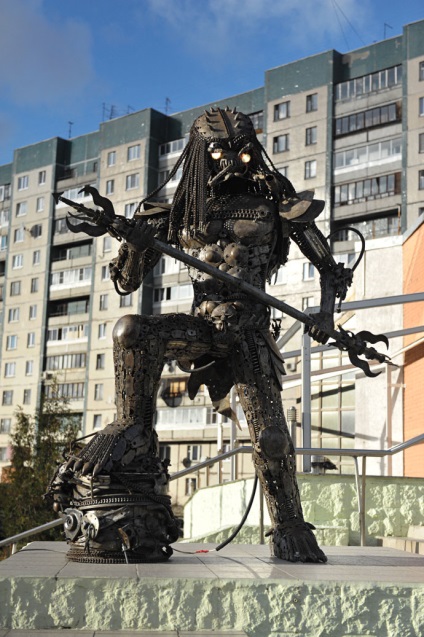 Sculptura în oraș - un prădător, recenzie foto