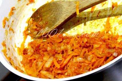 Cum să gătești supă din varză proaspătă cu roșii sărate - supă din 1001 de mâncare