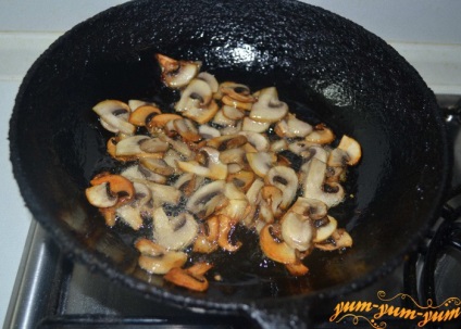 Burgonya palacsinta gombával recept egy fotó