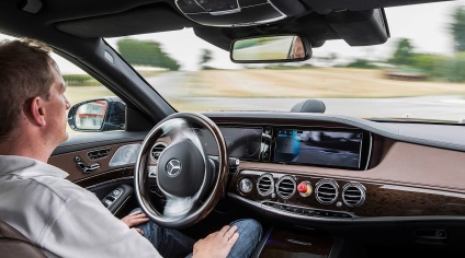 O scurtă istorie a tehnologiilor autonome Mercedes-Benz