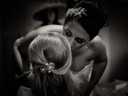 Mal da elmulasztotta a 9 éves lányt, aki fotósként meghívta az esküvőt