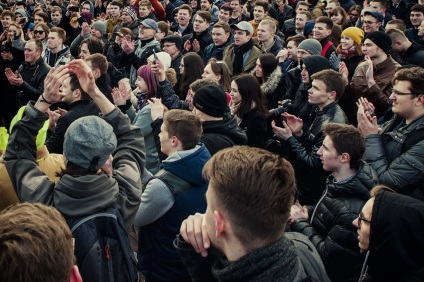 Fizettem, hogy március 26-án megérkezzenek a rallybe 