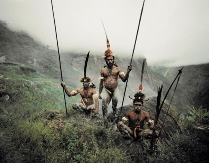 Vadászat Amazonia és Új Guinea veszélyes hagyományai mögött
