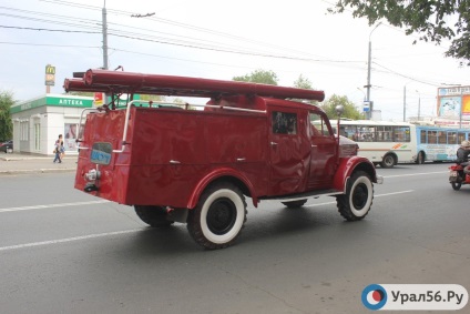 Pe străzile din Orenburg au condus mașini și mchs retrograd