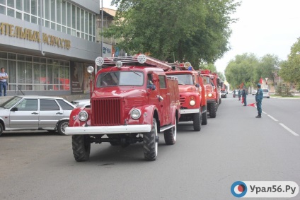 Pe străzile din Orenburg au condus mașini și mchs retrograd