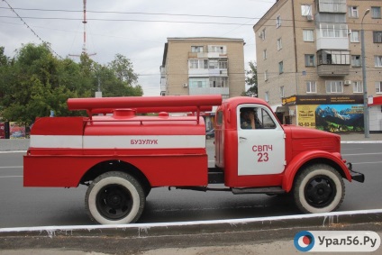 Pe străzile din Orenburg au condus mașini și mchs retrograd