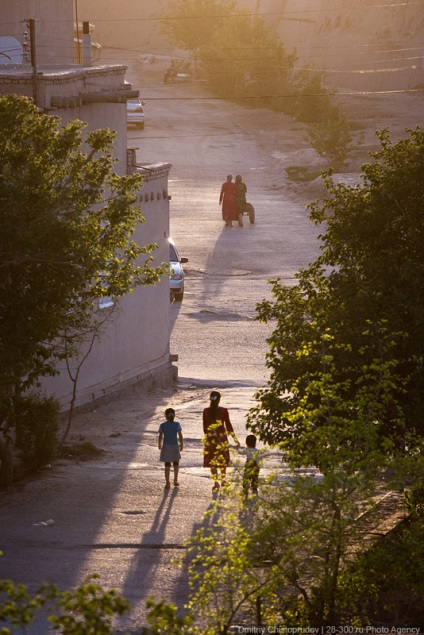 Viața de zi cu zi a oamenilor obișnuiți în Uzbekistan (56 fotografii)