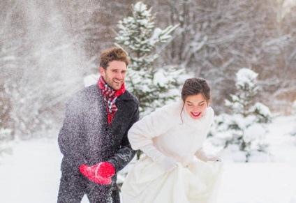 Nuntă frumoasă de Kristina și Eugene a avut loc în timpul iernii într-un loc frumos - în pădurea Izmaylovo