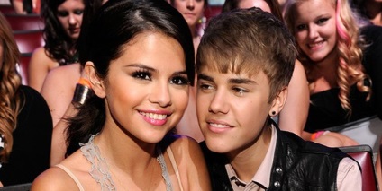 Selena Gomez și Justin Bieber folosesc cocaină