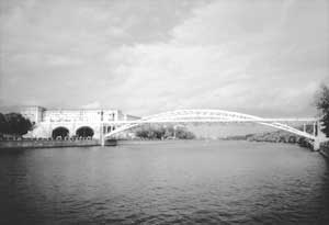 Podul New-Bridge de pe râul Moscova, Știință și Viață