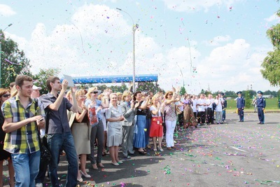 Tolmachevsky Tupolev »salută oaspeții aeroportului