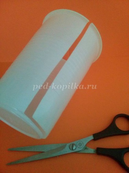 Vase pentru servetele din materialele aruncate