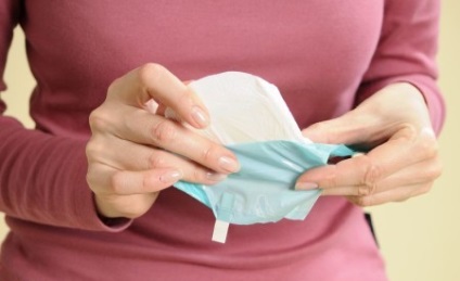 A nőgyógyászok szerint a menstruációs és a hasi fájdalom késése