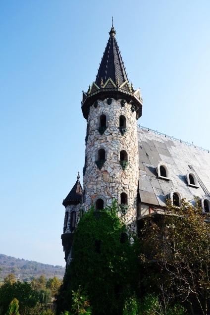 Castelul ravadinovo - în dragoste cu vântul - în Sozopol, sonya-mur