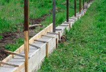 Направи си сам ограда върху лентов фундамент, предимства, етапи на  строителство, съвети от строители