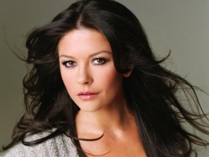5 retete de top de frumusețe de la Catherine Zeta-Jones - revista pentru femei (păr) 5 retete de top de frumusețe de la Catherine Zeta-Jones - revista pentru femei