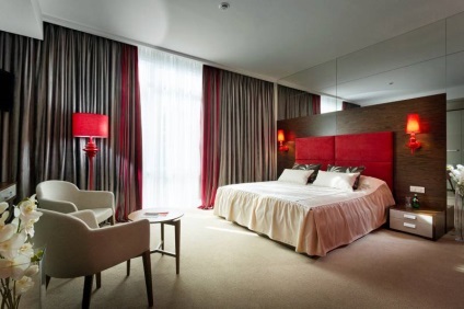 Ceea ce este diferit de Suite Deluxe, tipuri de camere de hotel (Deluxe) Ceea ce este diferit de Suite Deluxe, tipuri de camere în hoteluri