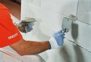 Aerată tencuiala de beton în interiorul casei - prima clădire (în interior) Aerată tencuiala de beton în interiorul casei - prima clădire