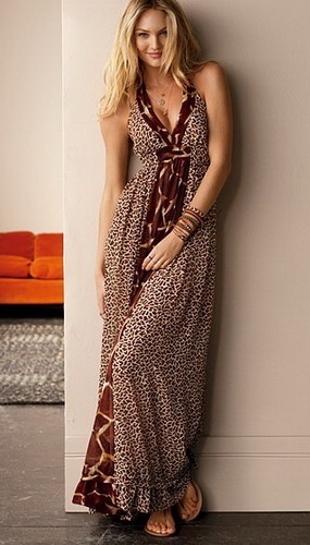 Rochie lungă nu mai puțin sexy! (Sexual) Rochie lungă nu mai puțin sexy!