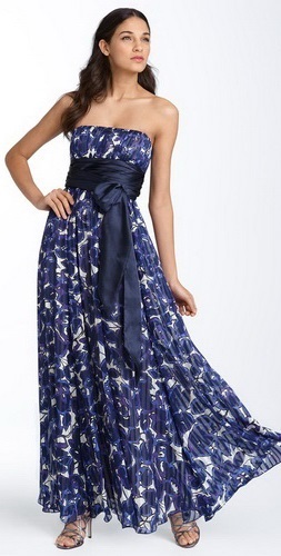 Rochie lungă nu mai puțin sexy! (Pe termen lung) Rochie lungă nu mai puțin sexy!