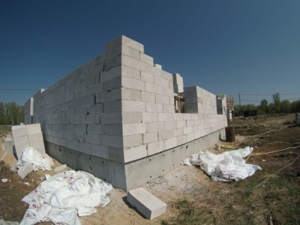Casa de beton celular, un raport cu privire la construcția de capital de familie, de uz casnic siberian (sa decis) Casa de beton celular, un raport cu privire la construcția de capital de familie, de uz casnic Siberian