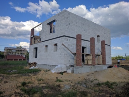 Casa de beton celular, un raport cu privire la construcția de capital de familie, de uz casnic siberian (sa decis) Casa de beton celular, un raport cu privire la construcția de capital de familie, de uz casnic Siberian