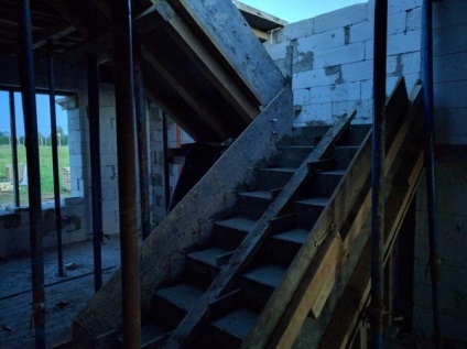 Casa de beton celular, un raport cu privire la construcția de capital de familie, de uz casnic siberian (sa decis) Casa de beton celular, un raport cu privire la construcția de capital de familie, de uz casnic Siberian