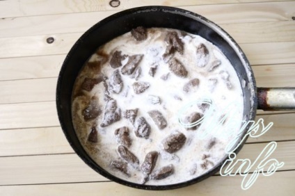 Carne de vită într-o reteta sos cremos cu fotografii (reteta) Carne de vită într-o reteta sos cremos cu fotografii