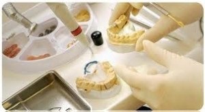 Efectuarea de nylon proteze (proteze) Efectuarea de proteze de nailon