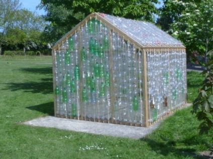 Cum de a construi o sera din sticle de plastic cu propriile lor mâini (sticle) Cum de a construi o sera din sticle de plastic cu propriile lor mâini