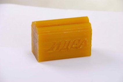 Ca fulgii lipiți pe fereastra folosind o pasta de dinti, apa (dinte) Cum de a lipi fulgi de zăpadă de pe fereastra cu ajutorul pasta de dinti, apa