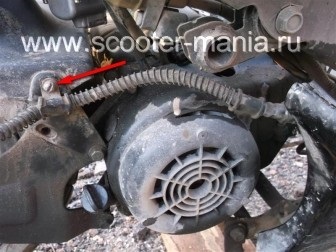 Cum se scoate motorul din rama un scuter, scutere si motociclete (elimina) Cum de a elimina motorul din cadru un scuter, scutere si motociclete