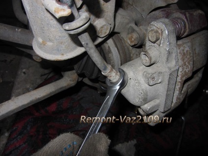 Cum de a elimina suportul roților din față, vase de reparații 2109-2108 (șubler 2109) Cum de a elimina suportul roților din față, vase de reparații 2109-2108