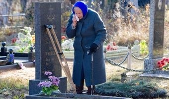 Atunci când mersul pe jos în cimitir, vizitarea cimitirului (cimitir) Atunci când mersul pe jos în cimitir, vizitarea cimitirului