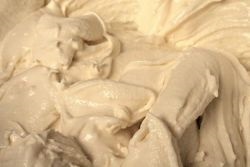 Crema de lapte și smântână condensat (cremă) Crema de smântână și lapte condensat