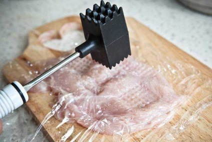 Piept de pui într-o crustă de brânză - rețeta acasă moderne de gătit cu fotografie (produse de patiserie) Piept de pui într-o crustă de brânză - rețeta acasă moderne de gătit cu o fotografie