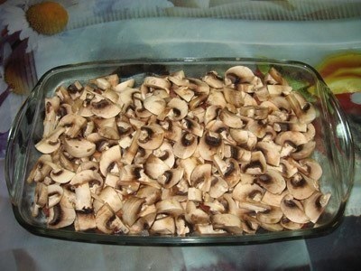 caserolă de pui cu ciuperci (ciuperci de pui crud) caserola de pui cu ciuperci