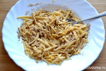 chiftele de pui cu crustă de brânză (crustă) cotletul de pui cu crustă de brânză