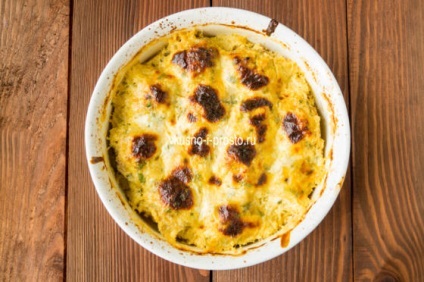 bile de pui în sos de brânză (sos) bile de pui în sos de brânză