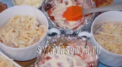 Pui cu cartofi în folie cuptor (porțiilor) (pui) Pui cu cartofi în folie cuptor (Porțiune)