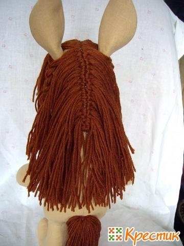 Cal cu mâinile sale simbolul 2014 (top Tuck Tuck) Cal cu mâinile sale simbolul din 2014