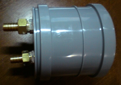 separator de ulei cu mâinile fotografia lui (mâini) Separator de ulei cu mâinile fotografia lui