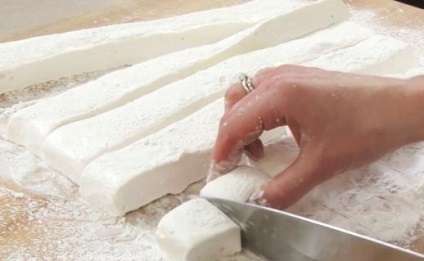 Mastic de marshmallow propriile mâini (mastic tort bezea) Mastic de marshmallow propriile mâini