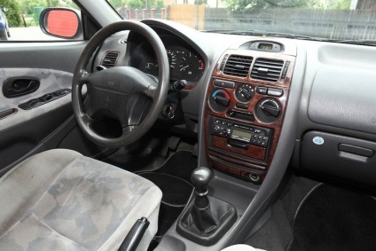 Mitsubishi Carisma - fara carisma (mitsubishi) Mitsubishi Carisma - fara carisma