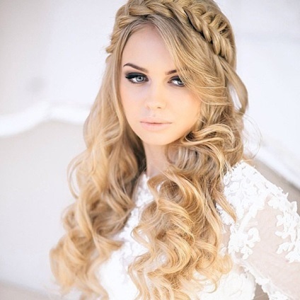panglica 2017 fotografie coafura de sex feminin cel mai elegant, la modă, cu împletituri (cel mai bun) panglica 2017 fotografie coafura de sex feminin cel mai elegant, la modă, cu impletituri