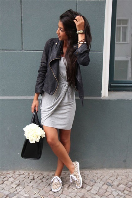 gri rochie la modă (șold) Rochie gri la modă