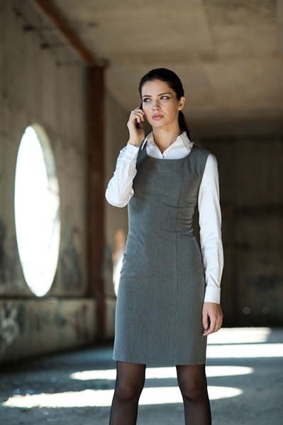 gri rochie la modă (șold) Rochie gri la modă