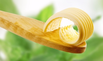 Pot avea unt mamă care alăptează cum să distingă unt natural de fals (unt) Pot să mănânc unt mamă care alăptează cum să se facă distincția contrafacerii unt natural