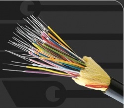 O conexiune de fibră optică (folosind linii de comunicație cu fibre optice) comunicații prin fibră optică